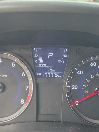 HYUNDAI ACCENT 2012