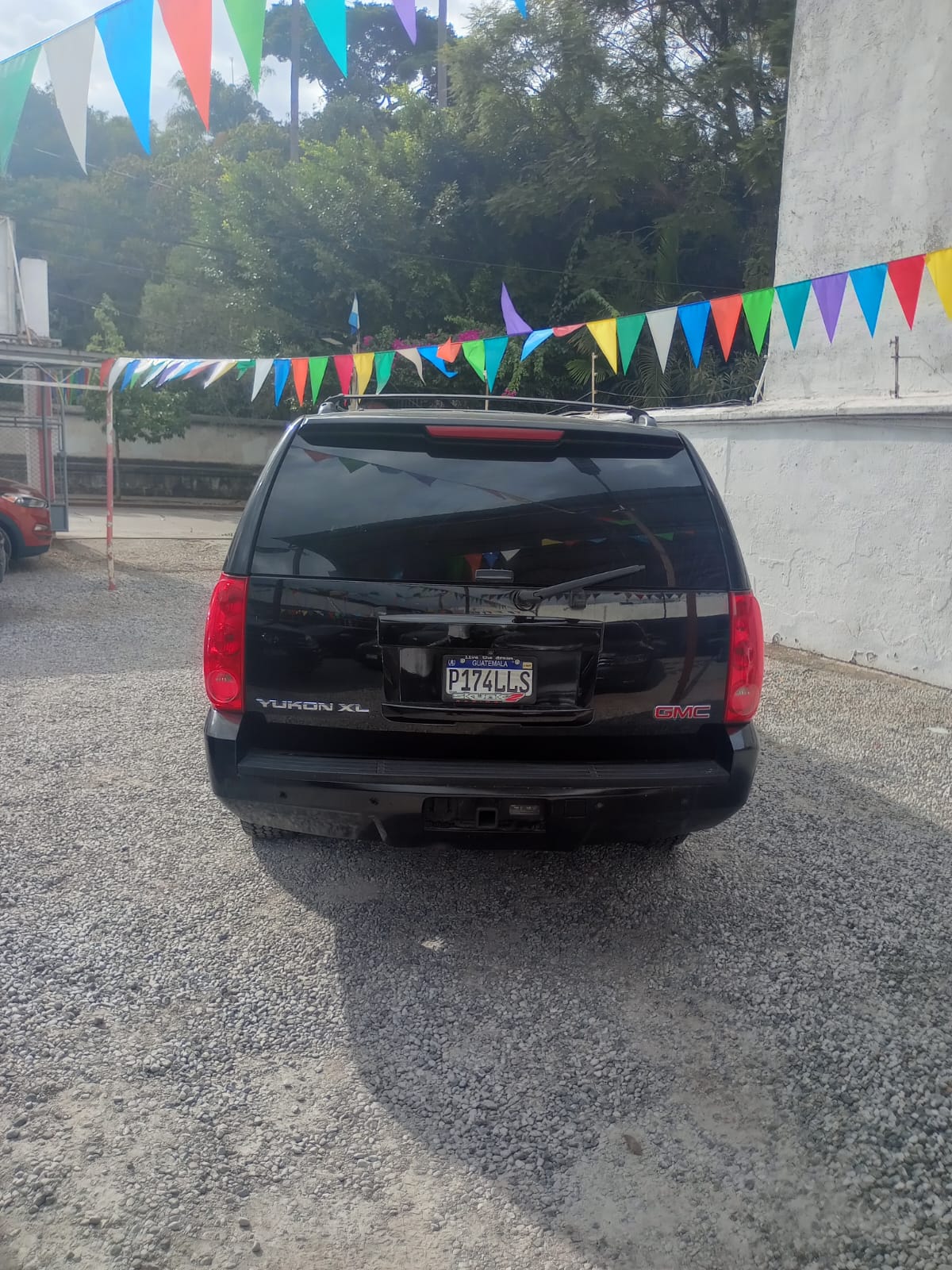 GMC YUKON XL SLT 4WD 2013
